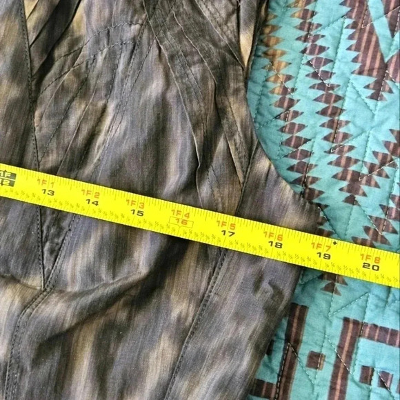 Elie Tahari top with matching belt‎ - Picture 8 of 9